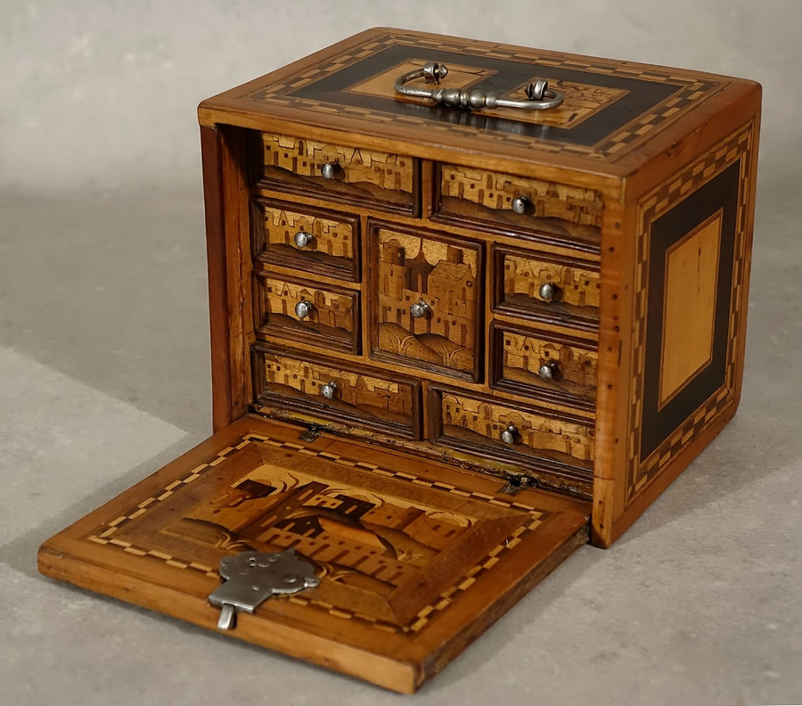 rare petit cabinet d'Augsbourg XVIIe siècle